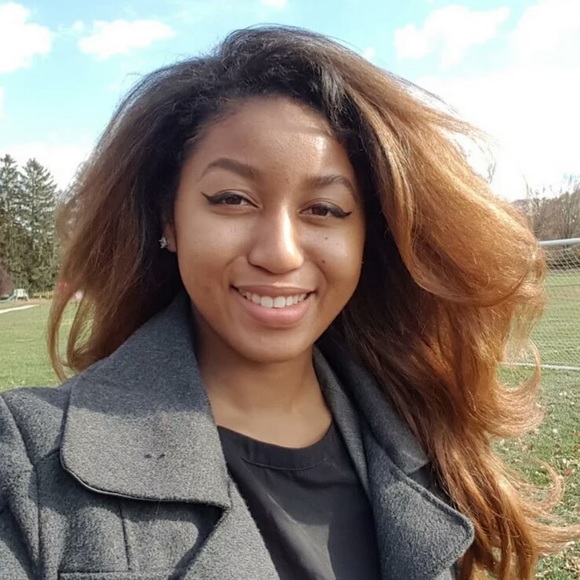 Meet your Posher, Yasmine - Picture 1 of 1